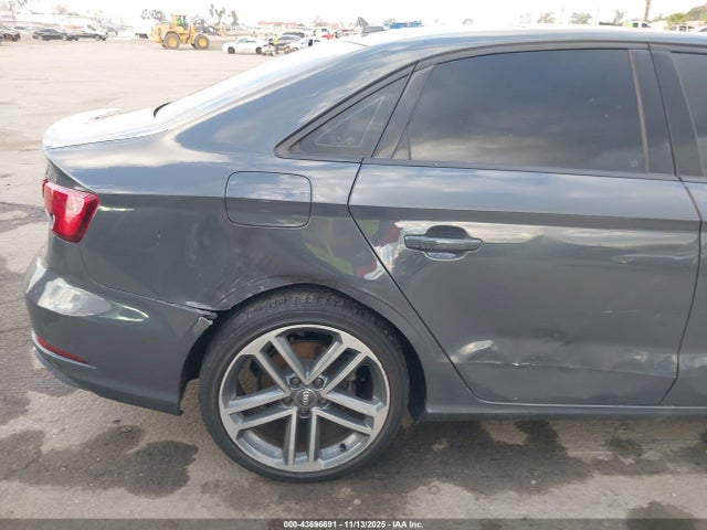 2017 AUDI A3 WAUAUGFFXH1051246 Photo 5