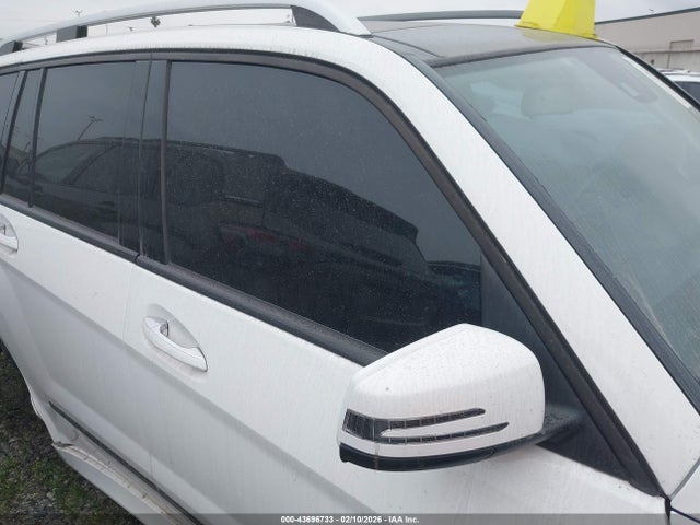 WDCGG5HB4FG425664 Mercedes-Benz GLK 350