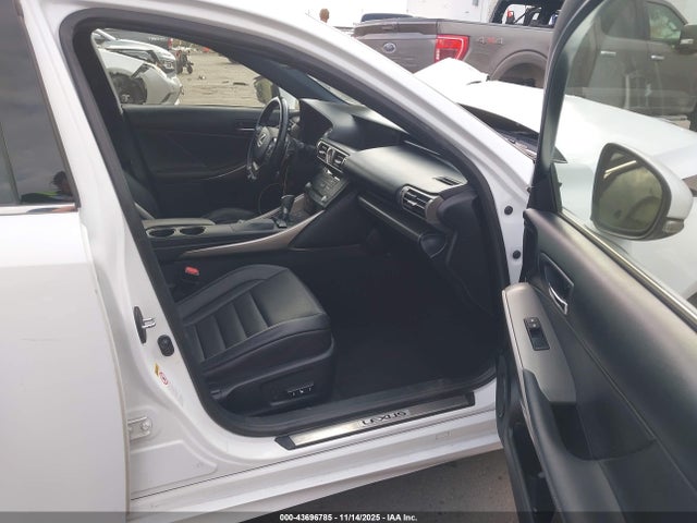 Lexus IS 350 2016 JTHCE1D23G5011277 Image 5