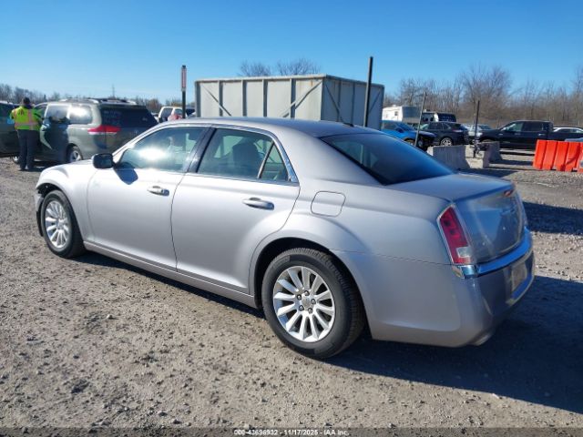 2013 CHRYSLER 300 2C3CCAAG1DH572268 Photo 2