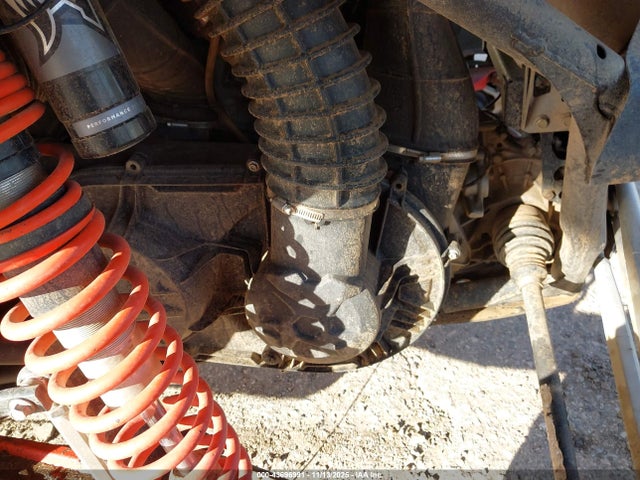 2019 CAN-AM MAVERICK X3 3JBVGAY2XKK000356 Photo 8