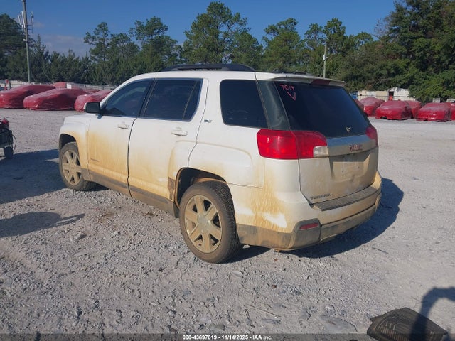 2011 GMC TERRAIN 2CTALUECXB6202574 Photo 2