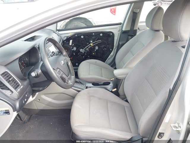 KNAFX4A61G5497456 KIA FORTE LX