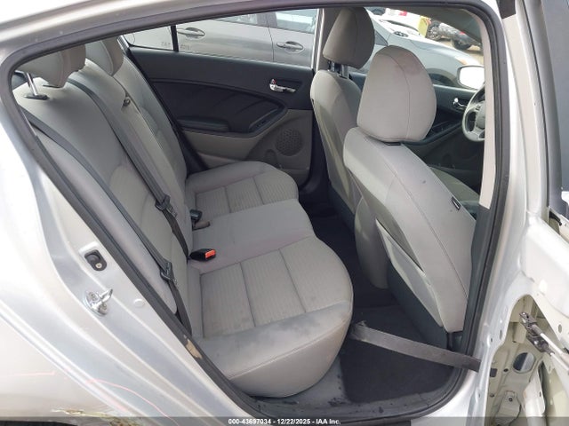 KNAFX4A61G5497456 KIA FORTE LX