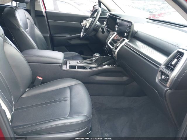 2021 KIA SORENTO 5XYRLDLC3MG037992 Photo 4
