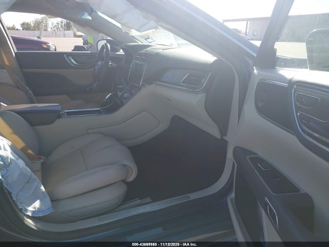 1LN6L9RP2J5616661 Lincoln Continental Reserve