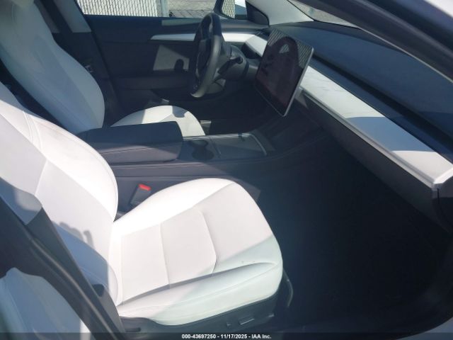 2021 TESLA MODEL 3 5YJ3E1EB9MF048490 Photo 4
