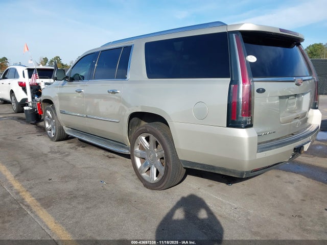 2016 CADILLAC ESCALADE ESV 1GYS3HKJ3GR243158 Photo 2