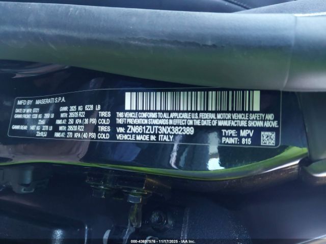 2022 MASERATI LEVANTE ZN661ZUT3NX382389 Photo 8