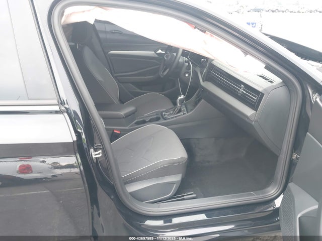 3VWBX7BU6SM076333 Volkswagen Jetta 1.5t Sport