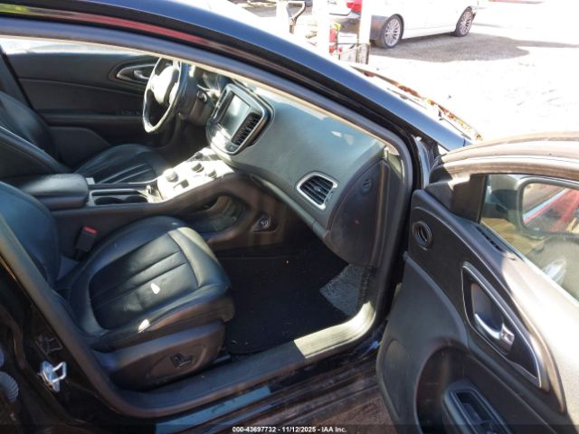 2017 CHRYSLER 200 1C3CCCAB1HN512052 Photo 4