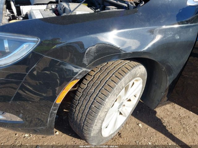 2017 CHRYSLER 200 1C3CCCAB1HN512052 Photo 5