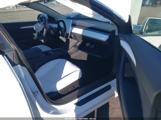 2023 TESLA MODEL 3 5YJ3E1EAXPF551344 Photo 4