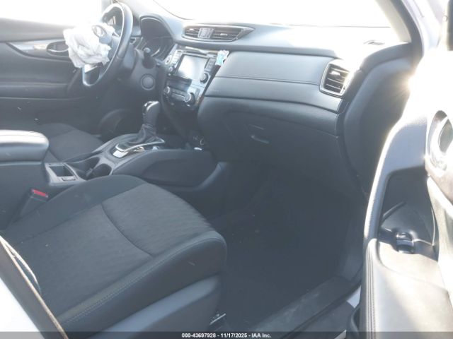 2018 NISSAN ROGUE 5N1AT2MV1JC809810 Photo 4