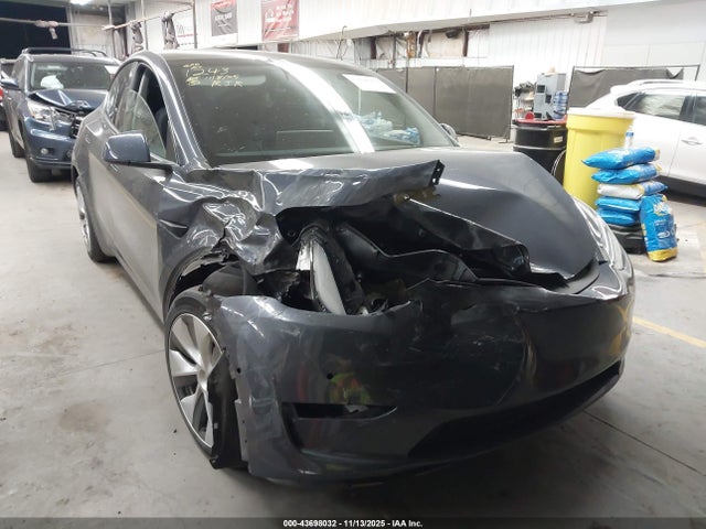 2022 TESLA MODEL Y 7SAYGAEE2NF558310 Photo 0