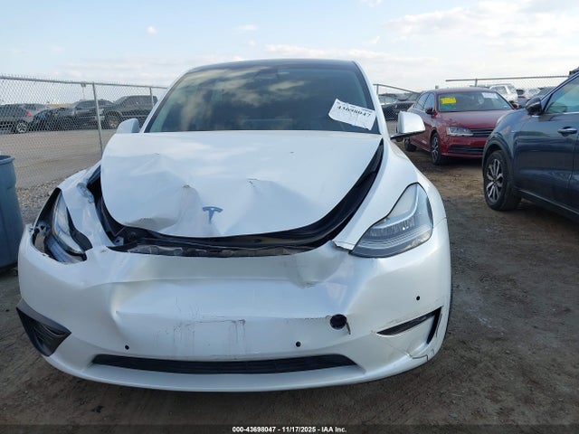 7SAYGAEE8NF313575 Tesla Model Y Long Range Dual Motor All-wheel Drive