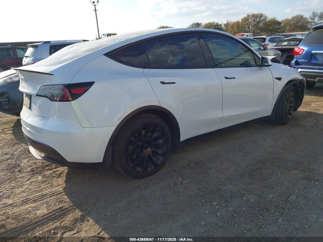 2022 TESLA MODEL Y 7SAYGAEE8NF313575 Photo 3