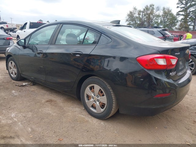 2017 CHEVROLET CRUZE 1G1BC5SM5H7167740 Photo 2