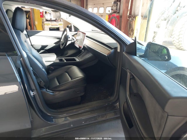 2021 TESLA MODEL Y 5YJYGAEE1MF207447 Photo 4