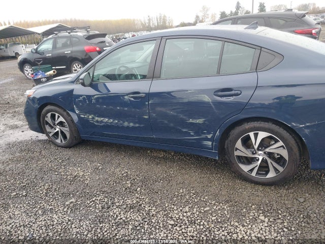 4S3BWAD67R3010922 Subaru Legacy Premium