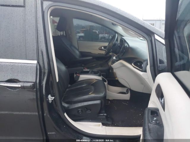 2018 CHRYSLER PACIFICA 2C4RC1EG1JR268766 Photo 4