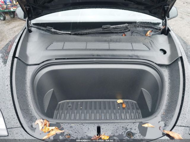2025 TESLA MODEL Y 7SAYGDED3SF236893 Photo 9