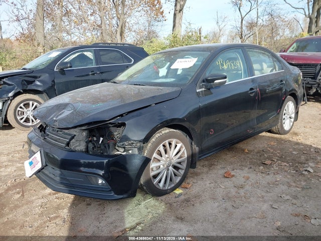 43698347 :رقم المزاد ، 3VWL17AJ3GM222837 vin ، 2016 Volkswagen Jetta 1.8t Sel مزاد بيع