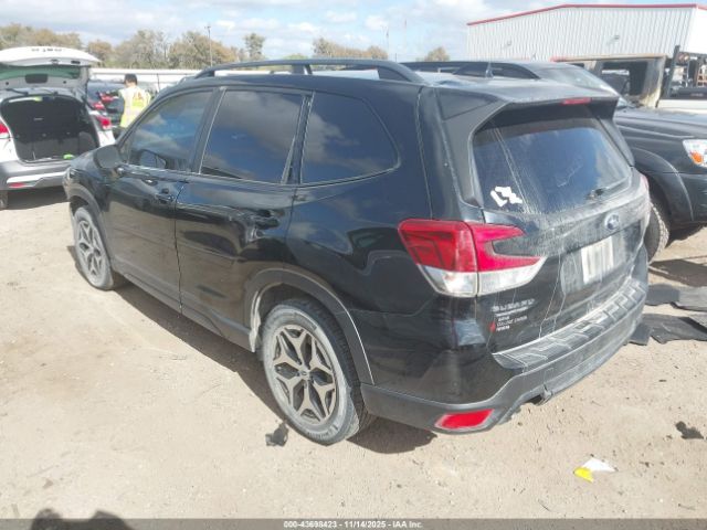 2019 SUBARU FORESTER JF2SKAGC8KH486006 Photo 2