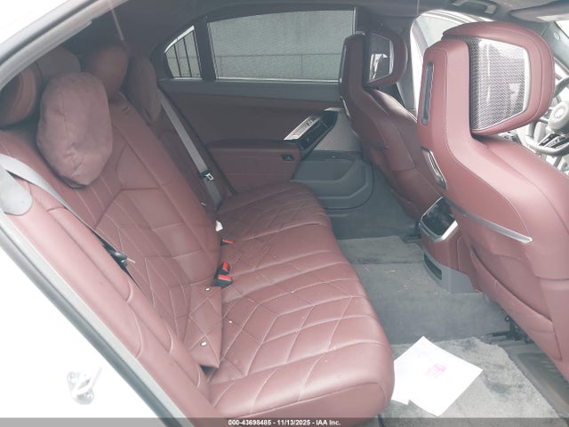 2023 BMW I7 WBY53EJ01PCN77765 Photo 7