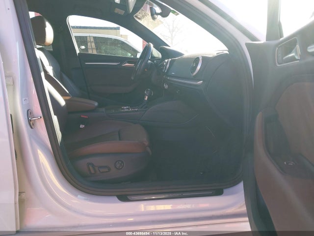 2018 AUDI A3 E-TRON WAUUPBFF5JA055153 Photo 4