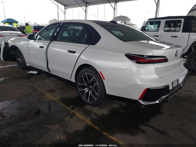 2023 BMW 740 WBA23EH01PCL47313 Photo 2