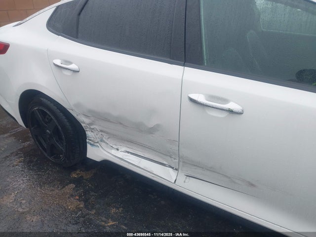 5XXGT4L31KG282363 KIA Optima S