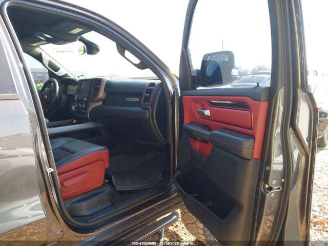 43698608 :رقم المزاد ، 1C6SRFLT2LN317400 vin ، 2020 Ram 1500 Rebel  4x4 5'7 Box مزاد بيع