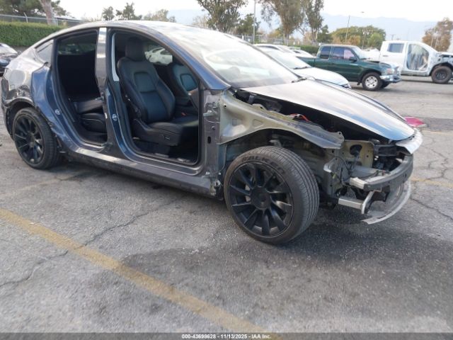2021 TESLA MODEL Y 5YJYGAEE8MF192669 Photo 0