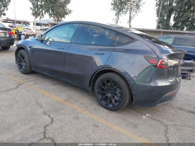 2021 TESLA MODEL Y 5YJYGAEE8MF192669 Photo 2