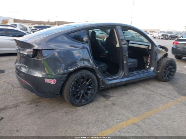 2021 TESLA MODEL Y 5YJYGAEE8MF192669 Photo 3