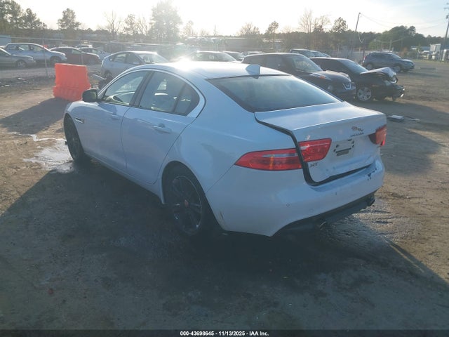2017 JAGUAR XE SAJAD4BG6HA969173 Photo 2
