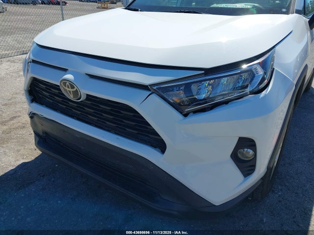 2021 Toyota Rav4 Xle მანქანა იყიდება აუქციონზე, vin: 2T3W1RFV2MC163587, აუქციონის ნომერი: 43698696