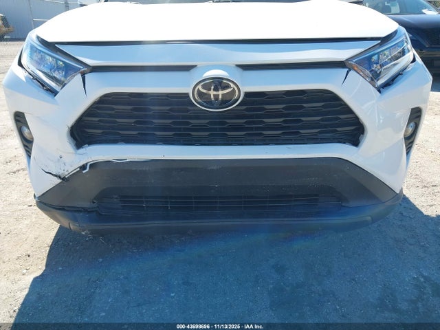 2021 Toyota Rav4 Xle მანქანა იყიდება აუქციონზე, vin: 2T3W1RFV2MC163587, აუქციონის ნომერი: 43698696