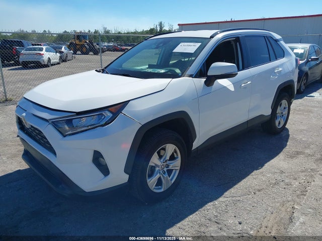 2021 Toyota Rav4 Xle მანქანა იყიდება აუქციონზე, vin: 2T3W1RFV2MC163587, აუქციონის ნომერი: 43698696