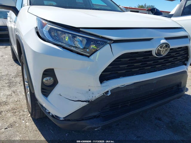 2021 Toyota Rav4 Xle მანქანა იყიდება აუქციონზე, vin: 2T3W1RFV2MC163587, აუქციონის ნომერი: 43698696