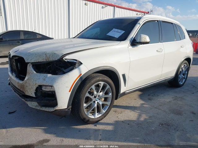 2020 BMW X5 5UXCR6C00L9C49966 Photo 1