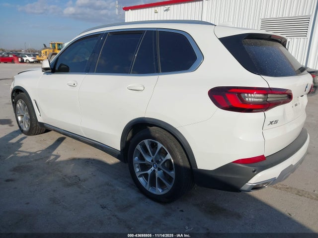 2020 BMW X5 5UXCR6C00L9C49966 Photo 2