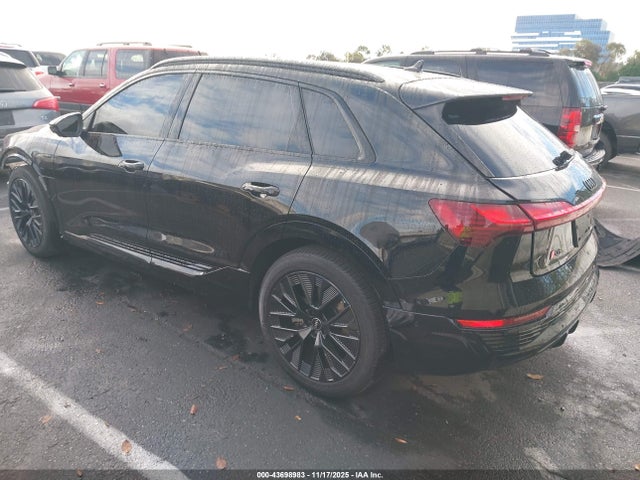 2024 AUDI Q8 E-TRON WA16AAGE3RB061532 Photo 2