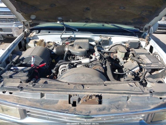 Продаж на аукціоні авто 1999 Chevrolet Suburban 1500 Lt, vin: 3GNFK16R1XG134206, номер лоту: 43699019