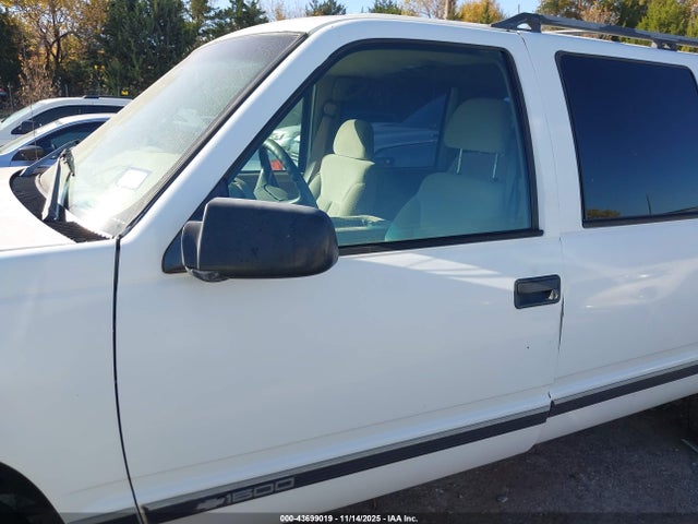 Продаж на аукціоні авто 1999 Chevrolet Suburban 1500 Lt, vin: 3GNFK16R1XG134206, номер лоту: 43699019