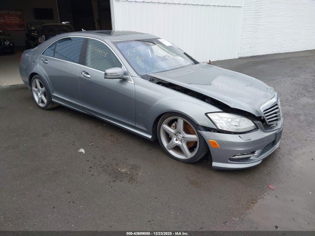 2011 MERCEDES-BENZ S 550 WDDNG7BB3BA401473