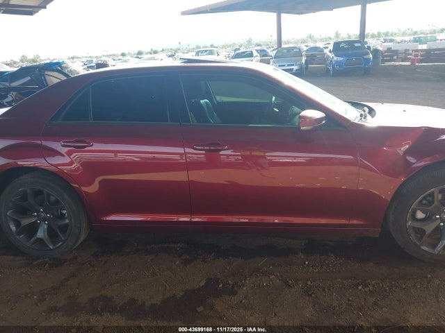 Chrysler 300 300s 2023 2C3CCABG0PH537580 Image 13