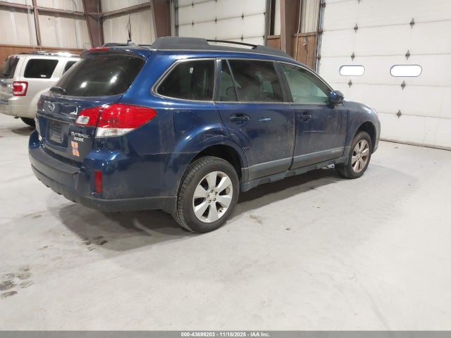 43699203 :رقم المزاد ، 4S4BRBKC6B3352854 vin ، 2011 Subaru Outback 2.5i Limited مزاد بيع