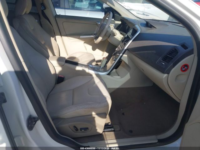 2011 VOLVO XC60 YV4902DZ0B2152733 Photo 4